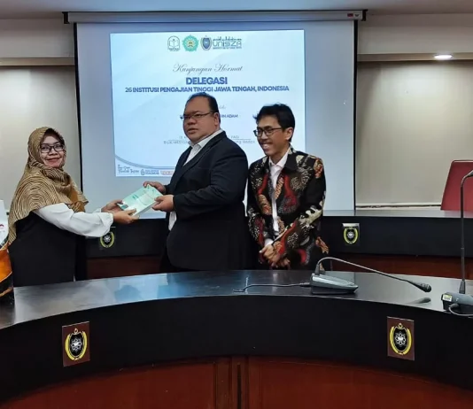 Universitas Nahdlatul Ulama Al Ghazali Cilacap menjalin kerjasama dengan Universiti Sultan Zainal Abidin (UniSZA) untuk memperluas jaringan institusi pendidikan tinggi di Jawa Tengah, Indonesia Kerjasama International Malaysia